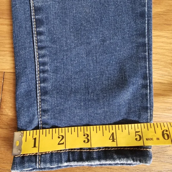 YMI Curvy Fit High Rise Stretch Jeans Womens Size 28" Waist X 28-1/2" Inseam - Picture 13 of 15